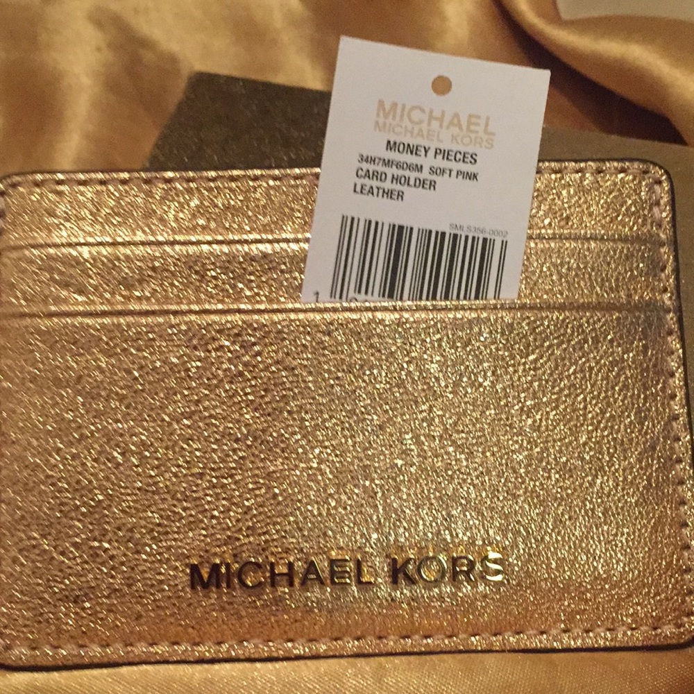 Check Out MY Closet For Micheal Kors Accessories - Picture 4 of 7